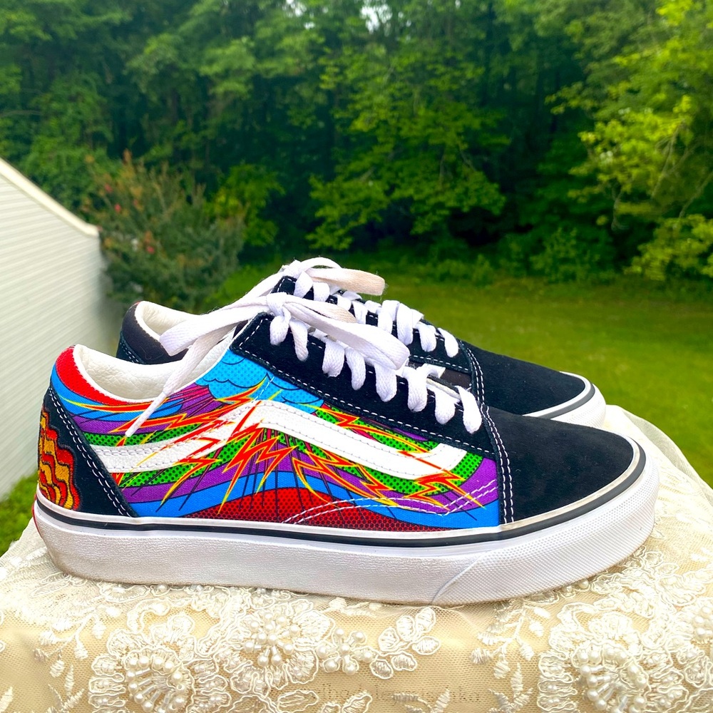 WOMENS VANS OFF THE WALL SNEAKERS